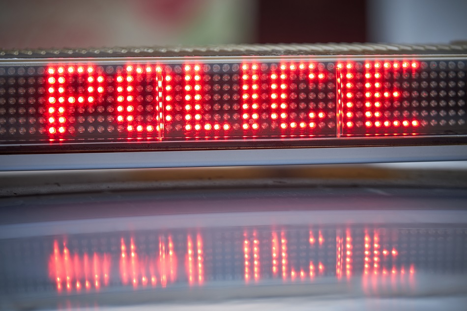 Nápis policie červený.jpg