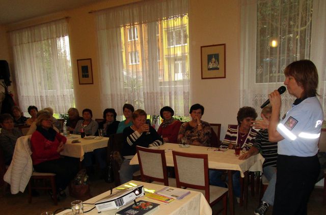 (NE) BEZPEČNÝ VĚK v roudnickém Klubu seniorů 