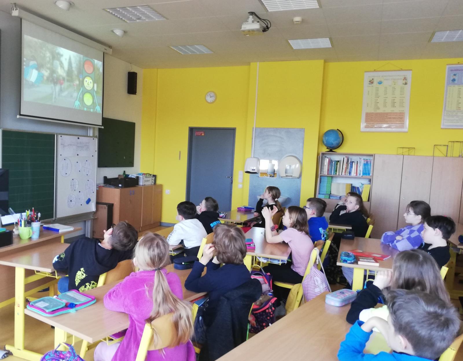 Na kole jen s přilbou 3.
