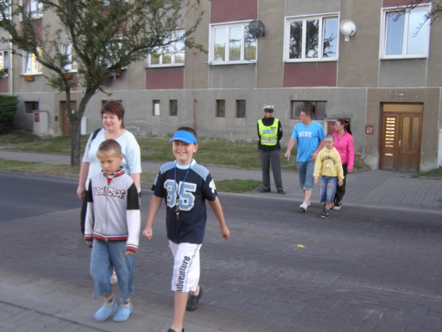 Na první cestu do školy dohlíželi policisté.