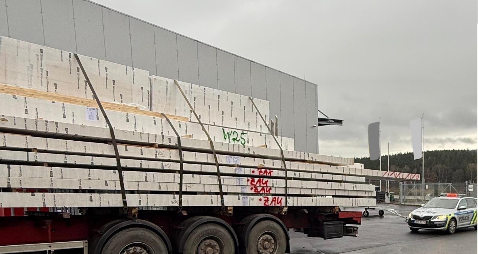 Nadrozměrný náklad