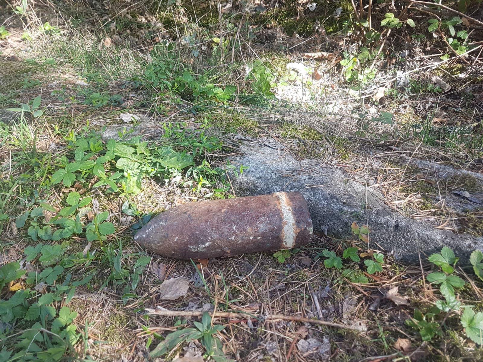 Nalezený dělostřelecký granát