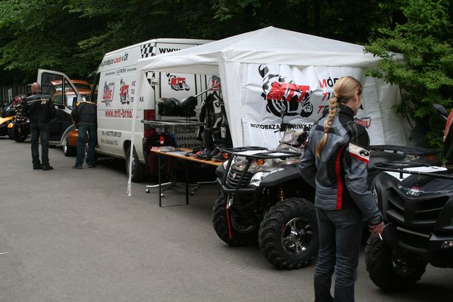 Nežij vteřinou 2009.jpg