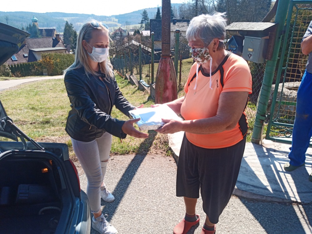 Občerstvení pro policisty sloužící na D. Dvořišti