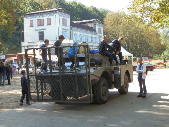 Obrněný policejní transportér