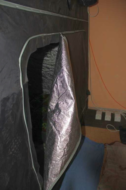Odhalené INDOOR pěstírny