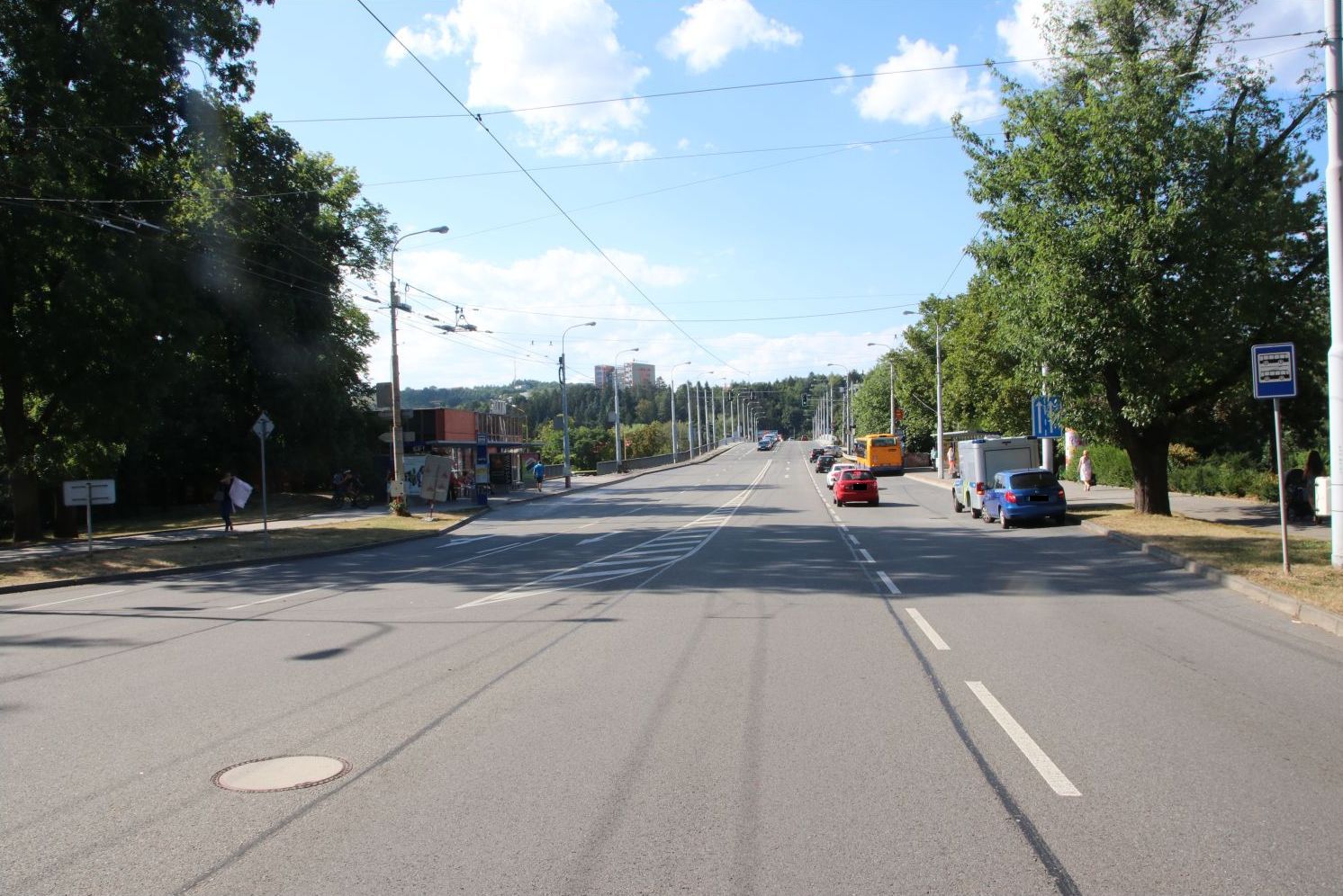 Okolí zastávky MHD U Zámku.jpg