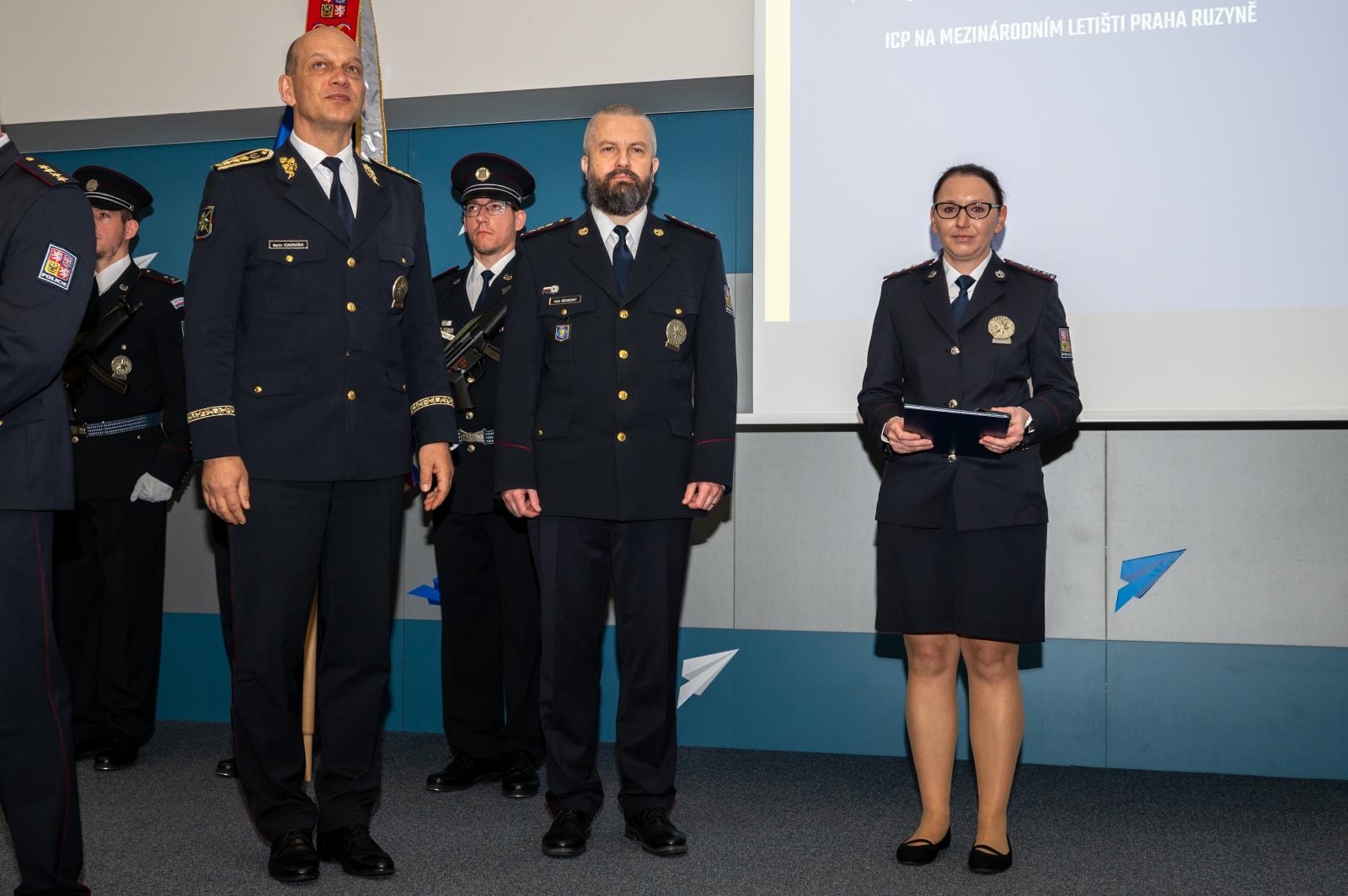 POLICISTA ROKU.jpg