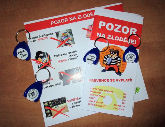 "POZOR NA ZLODĚJE"