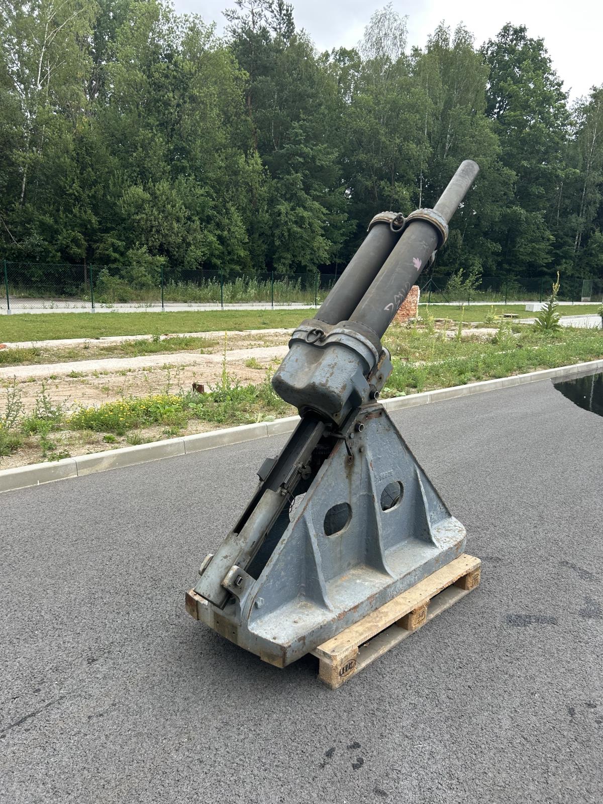 Pevnostní minomet  M 32 ráže 81 mm.jpeg