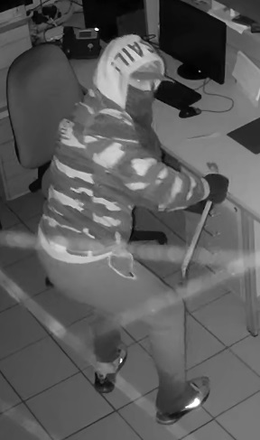 Podezřelý muž (2)