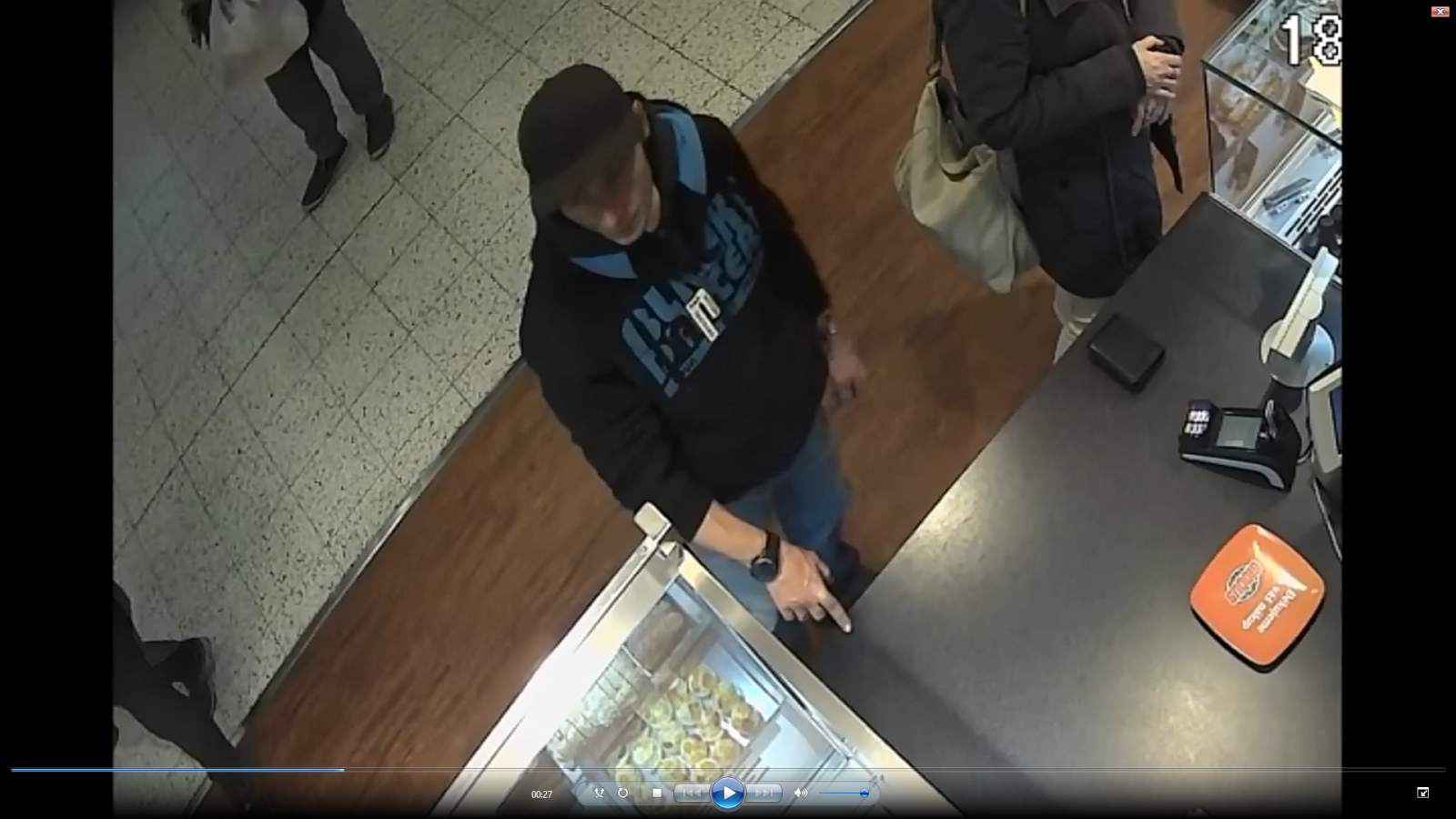 Podezřelý muž (1).png