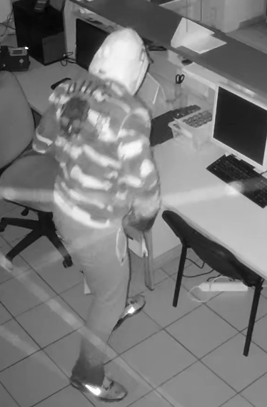 Podezřelý muž (4)