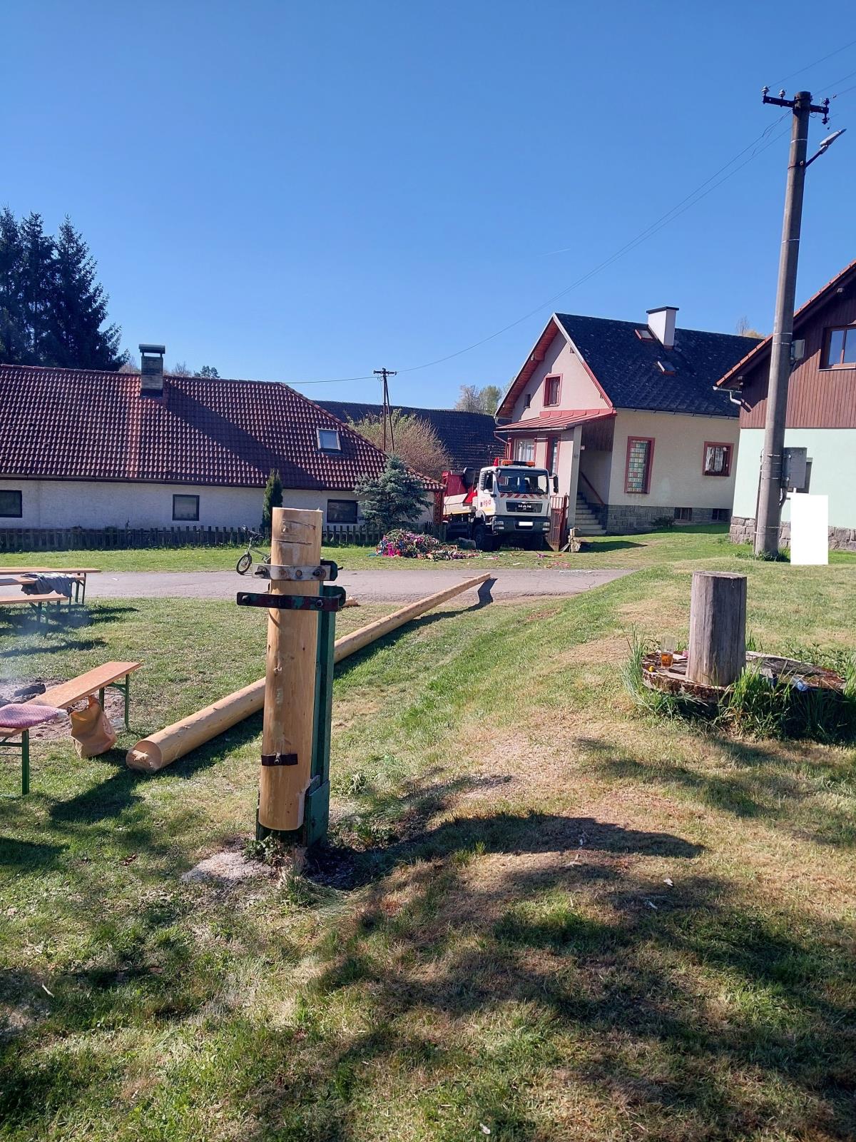 Podříznutá májka