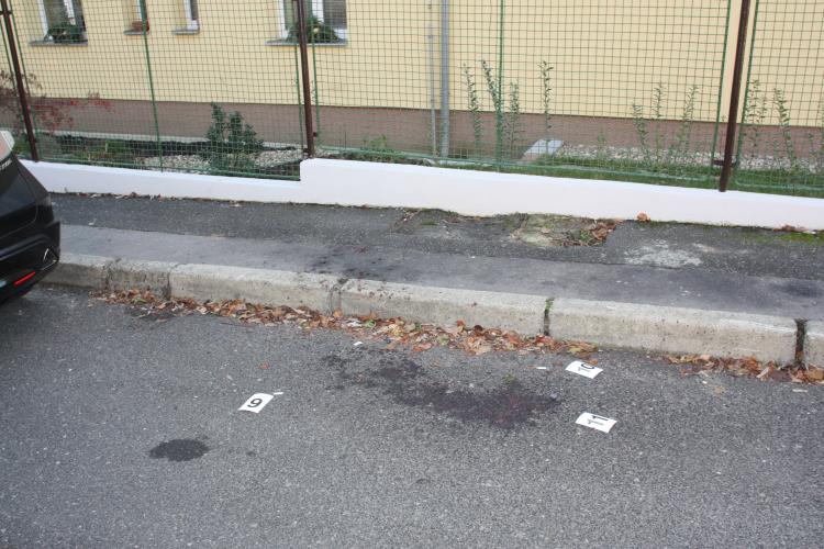 Pohled na místo, kde došlo k útoku ve vozidle taxi