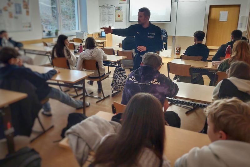 Policejní prevence chce osvětou mýtit rizikové trendy - SŠHŘG Teplice nad Metují - 18.1.2024