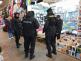 Policejní akce na tržnici v Potůčkách