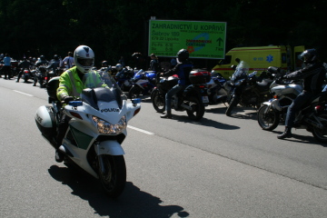 Policejni motorka.jpg