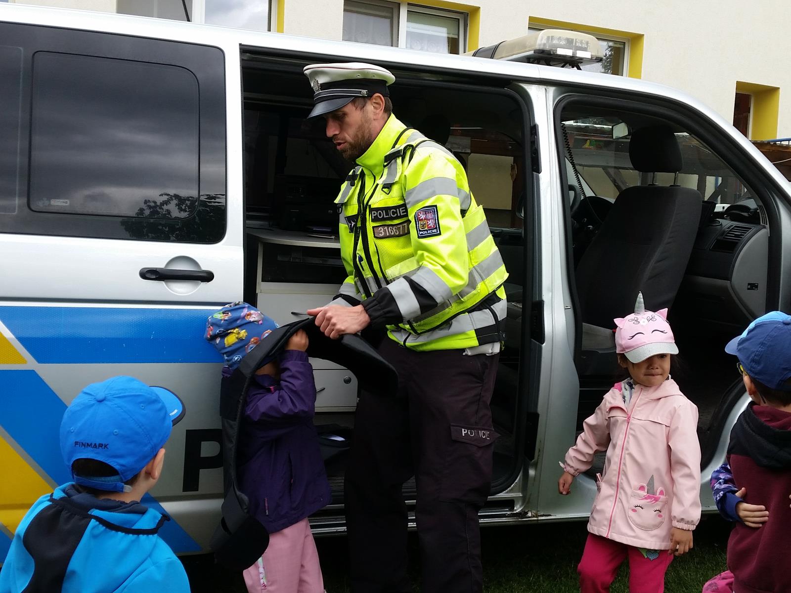 Policejní návštěva v MŠ Lány