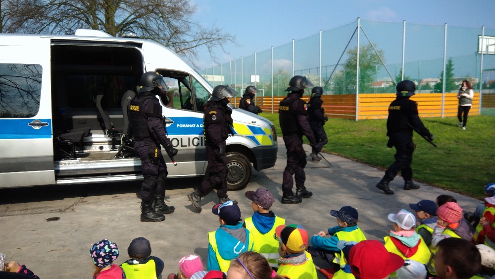 Policejní návštěvy ve školách