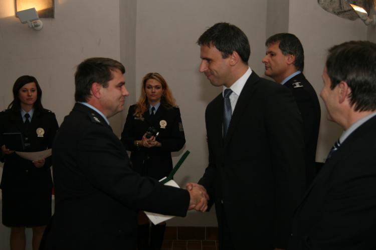 Policejní prezident i krajský ředitel ocenili profesionální práci jihočeských  policistů.JPG
