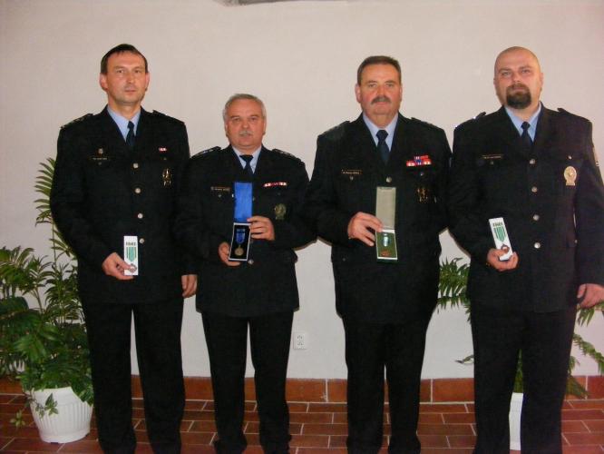 Policejní prezident i krajský ředitel ocenili profesionální práci jihočeských  policistů.jpg