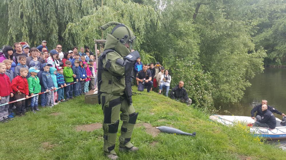 Policejní pyrotechnik v "akci" 
