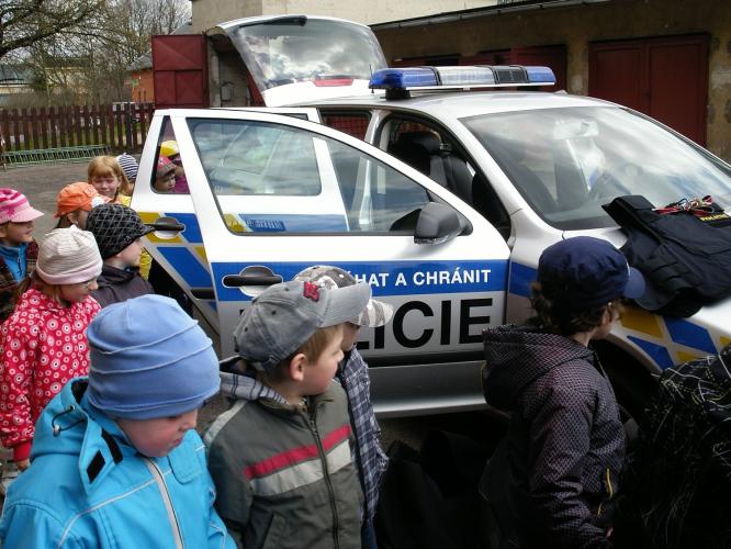 Policejní vozidlo