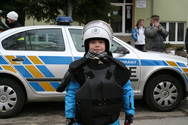 Policejní výzbroj se líbila.JPG