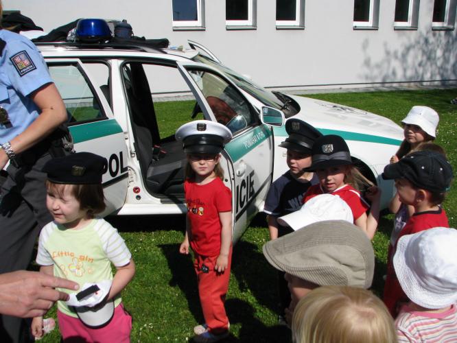 Policie v 15. MŠ 