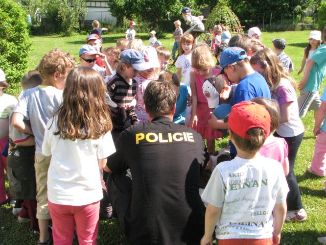 Policie v 15. MŠ 