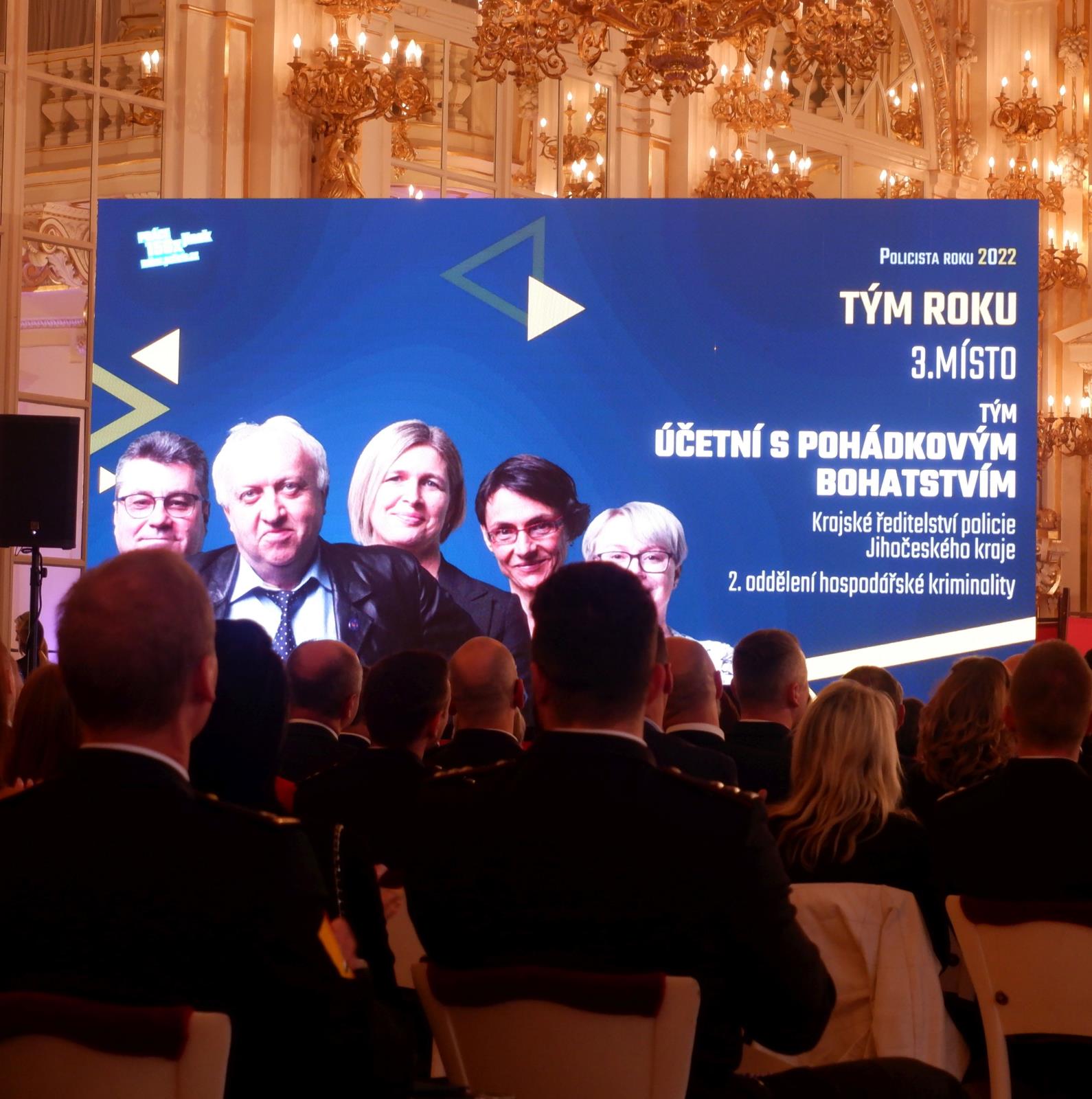 Policista roku 2022 4 tým roku OHK .JPG