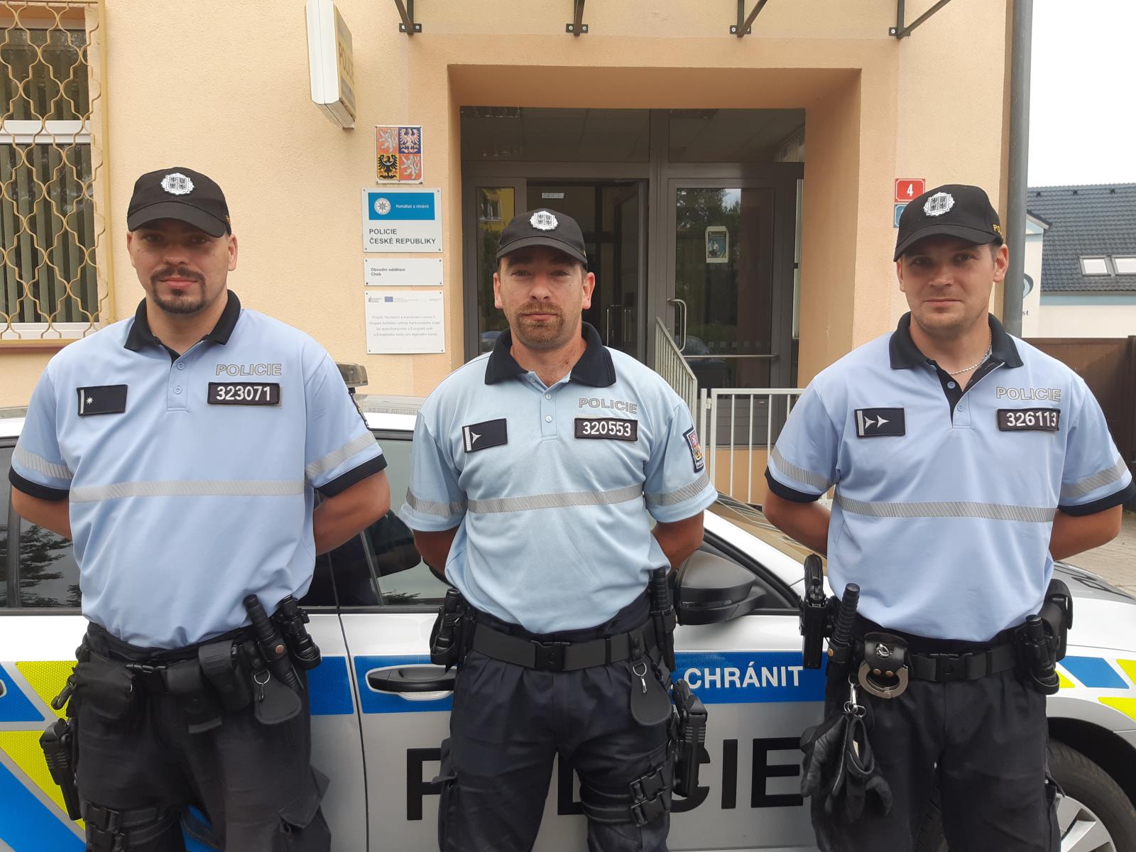 Policisté Lhotka, Bureš a Vika.jpg