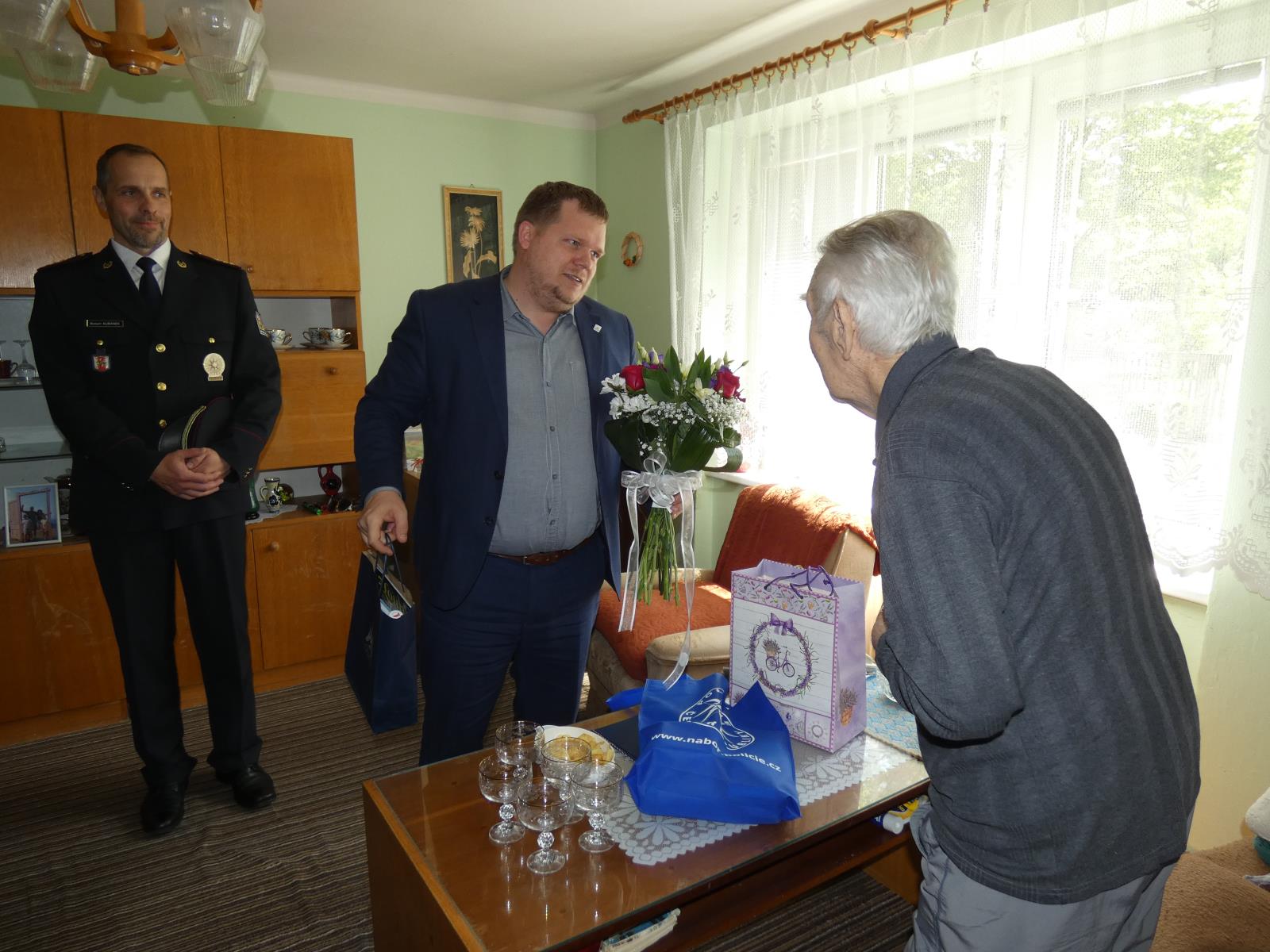 Policisté blahopřáli