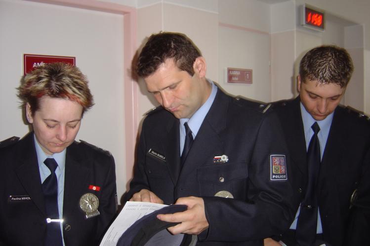 Policisté darovali krev