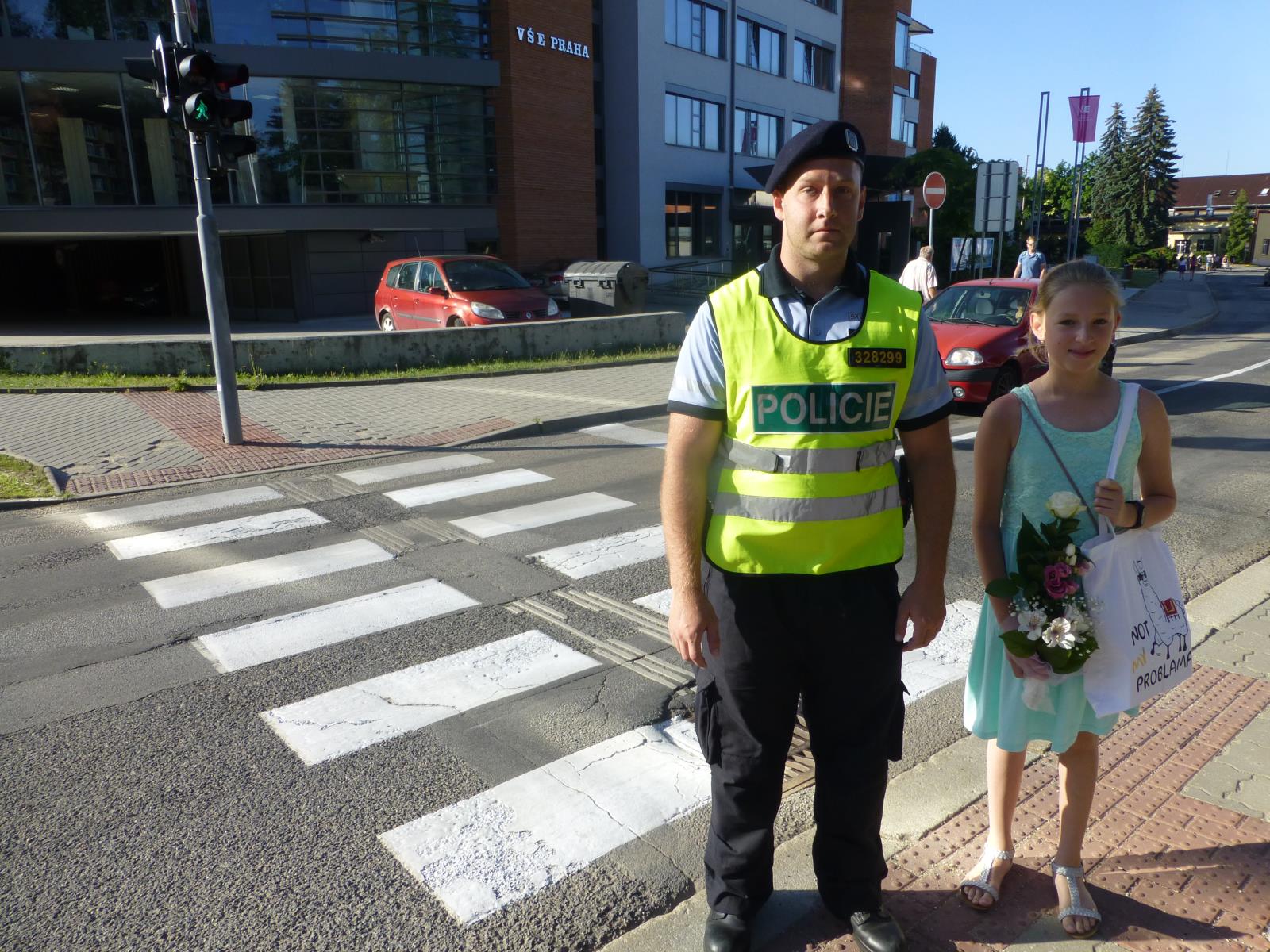 Policisté dohlíželi na bezpečnost u základních škol
