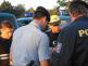 Policisté kontrolují cizince z autobusové linky č. 30