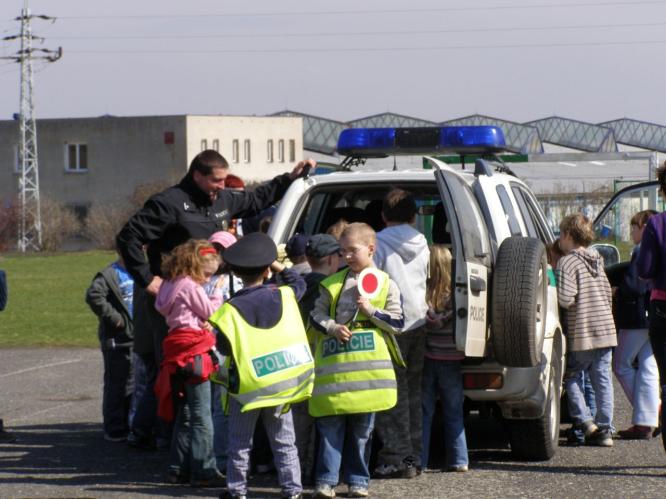 Policisté mezi dětmi