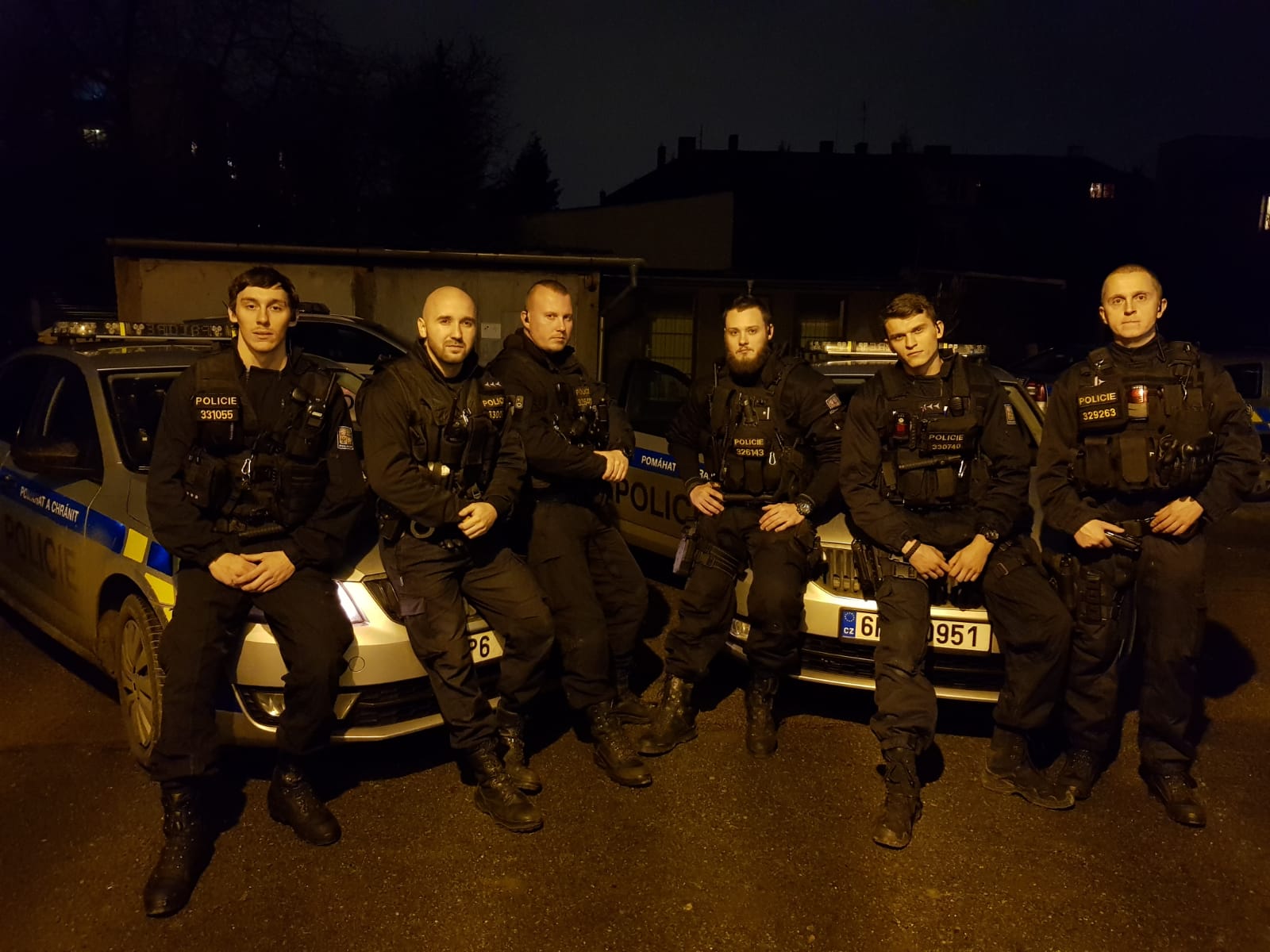 Policisté oddělení hlídkové služby MŘPM.JPG