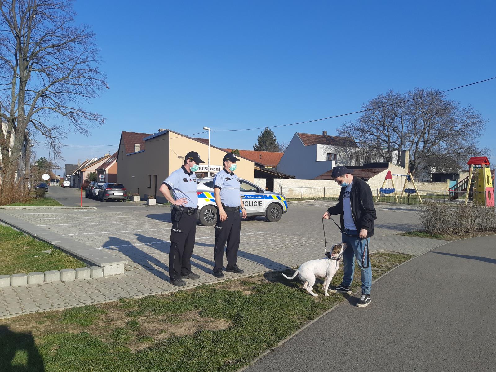 Policisté při výkonu služby v době nouzového stavu
