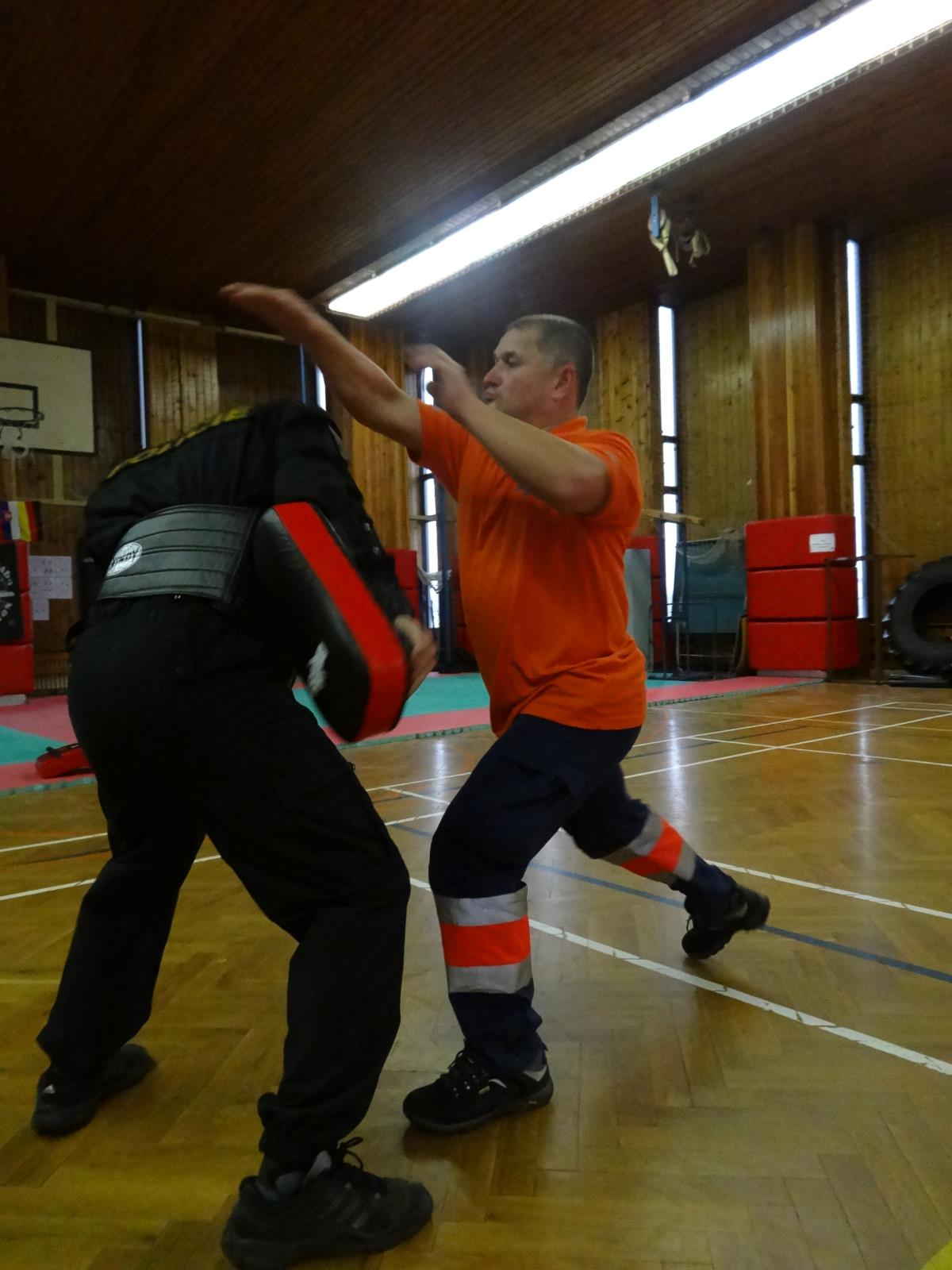 Policisté školí záchranáře. 