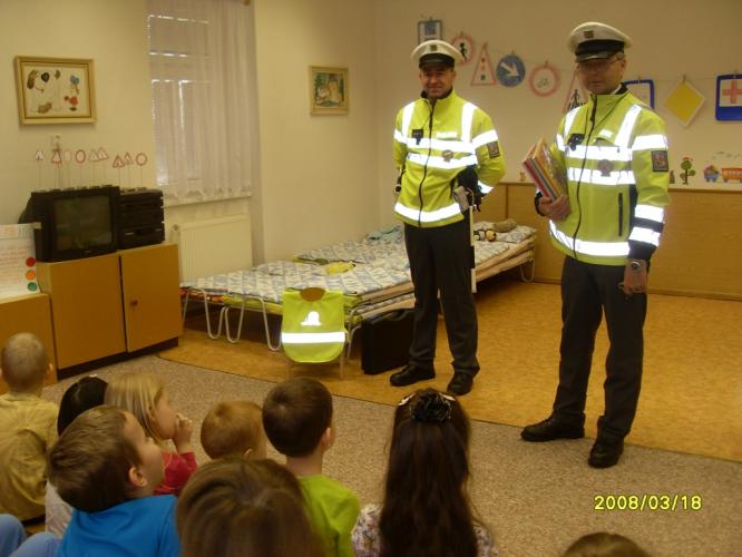 Policisté v MŠ