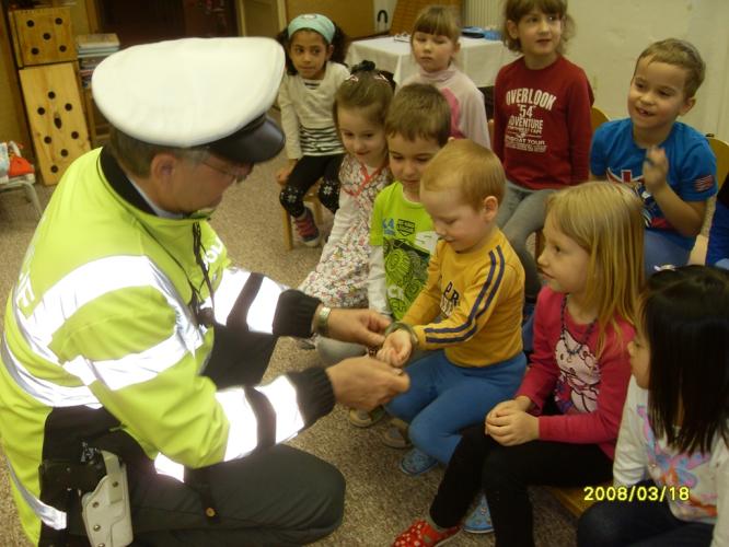 Policisté v MŠ