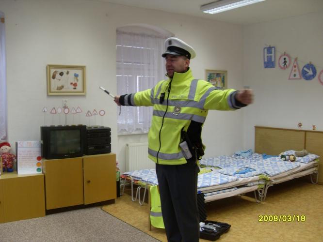 Policisté v MŠ