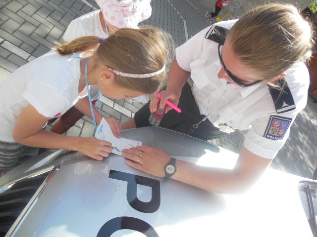 Policisté v MŠ 4.JPG