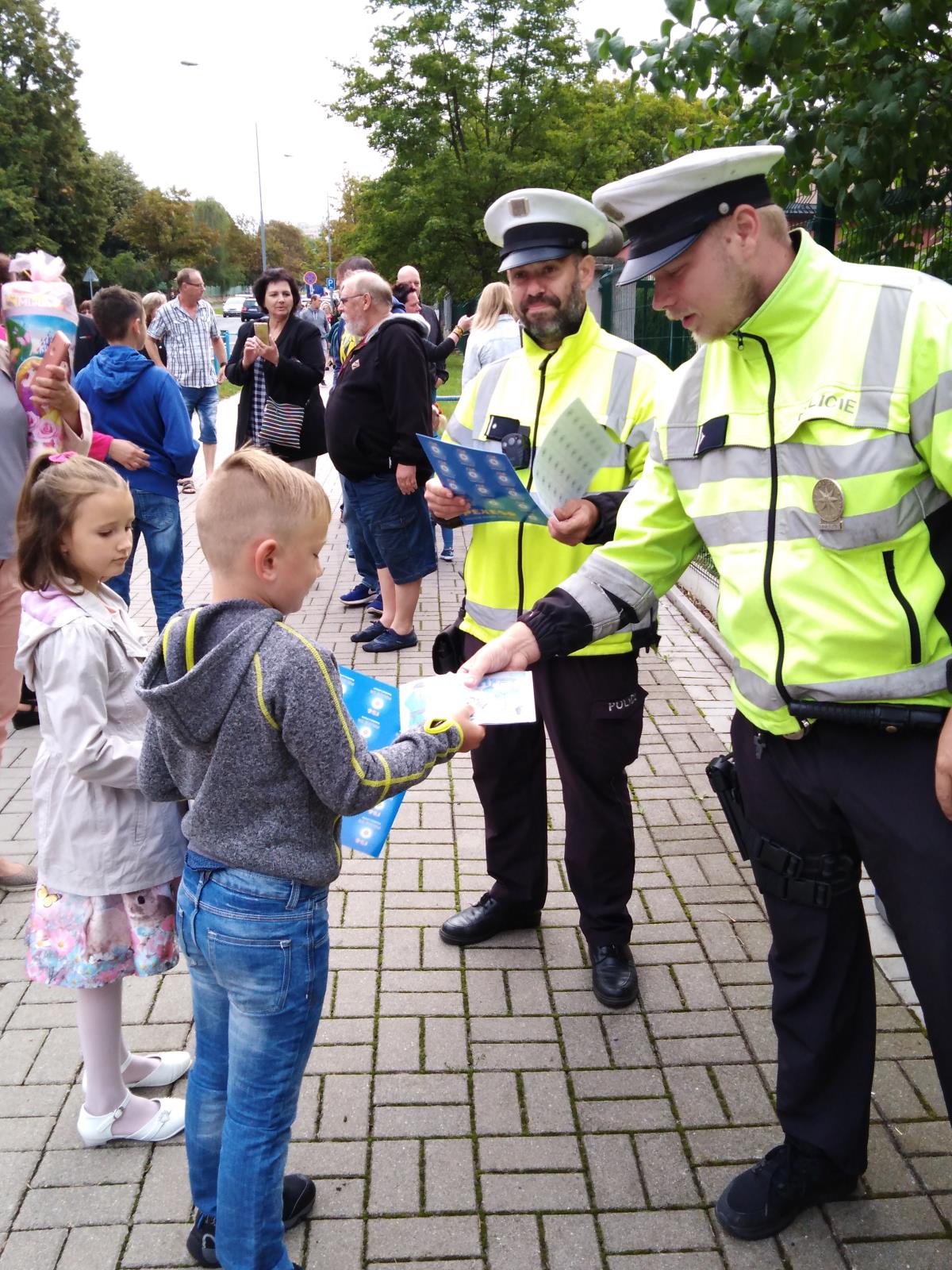 Policisté zkouší nové školáky