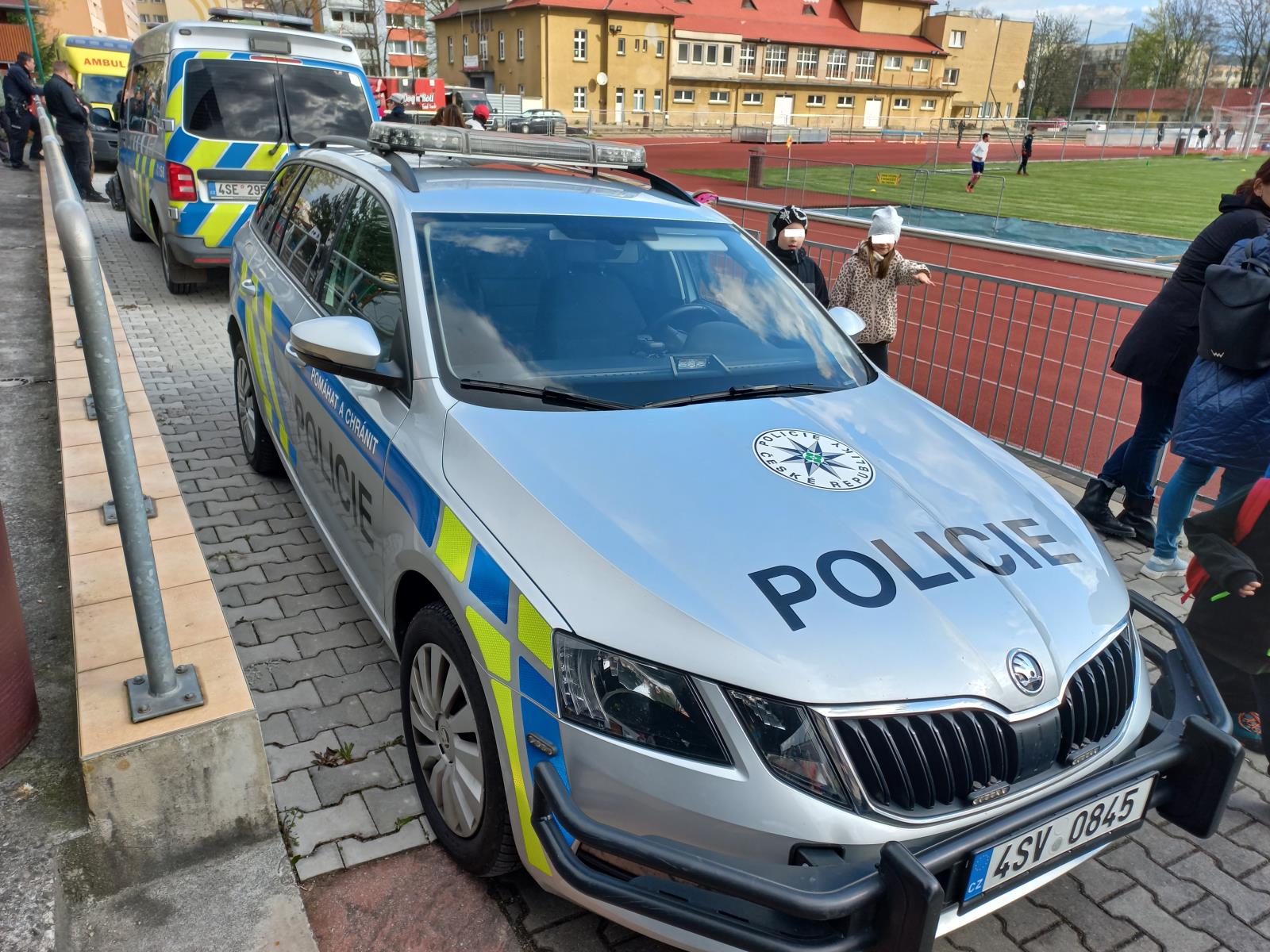 Poměřte s policií