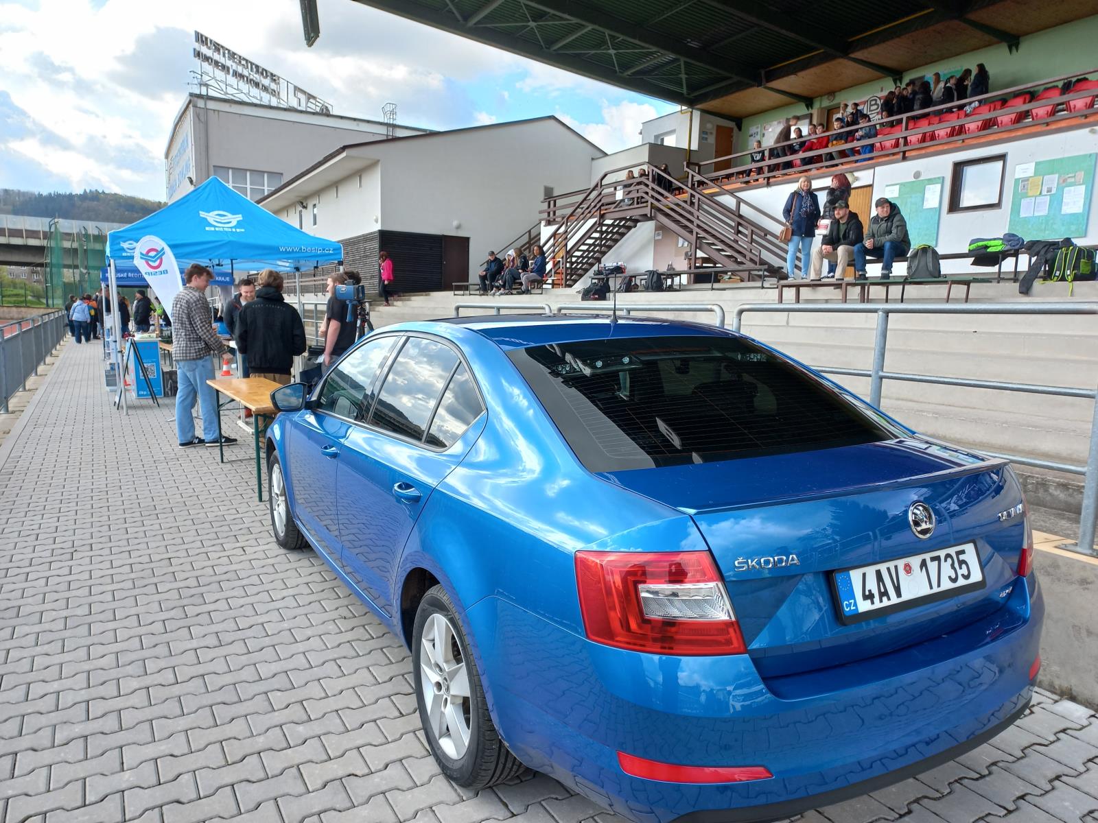 Poměřte s policií
