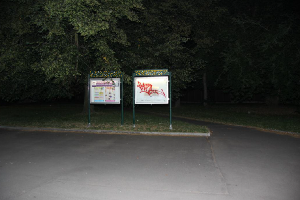 Poškozené objekty.