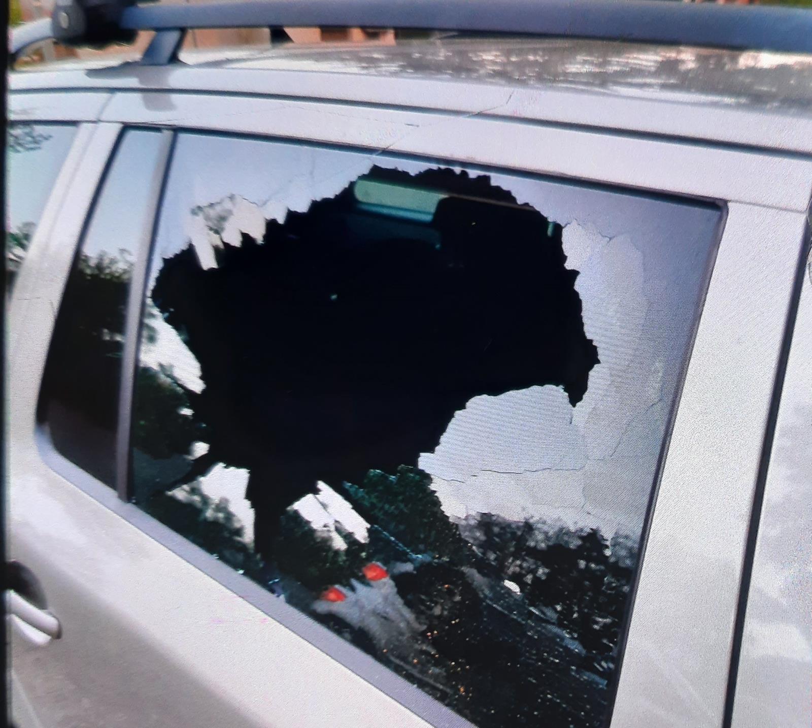 Poškozené sklo.jpg